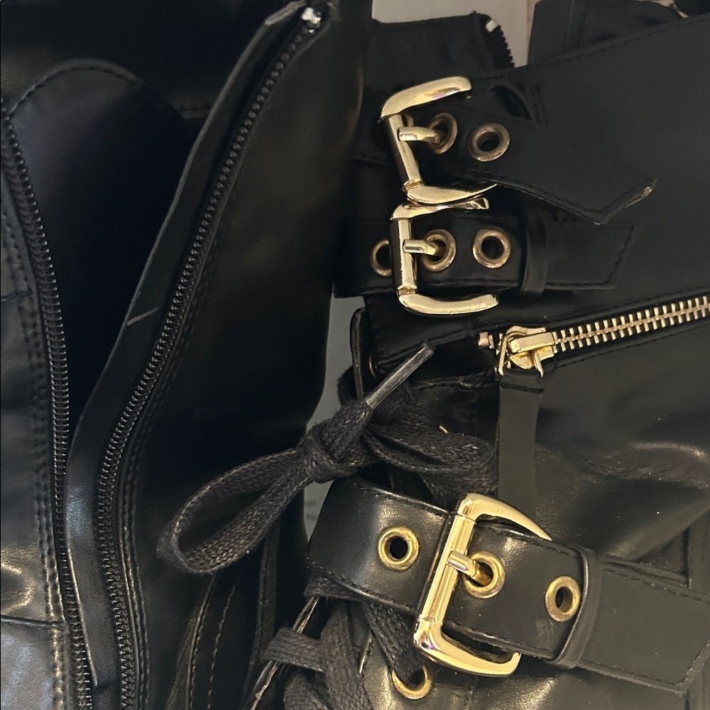 Rock & Republic Black Ankle Boots with Zipper and Buckles - Picture 3 of 5